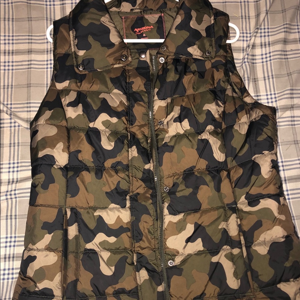 VERY CUTE CAMO VEST!!